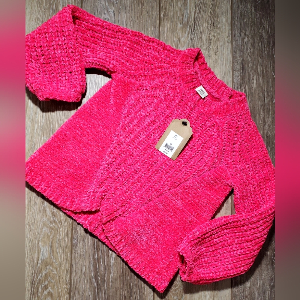 Girls hot pink long sleeve, scoop neck cropped sweater Size Medium